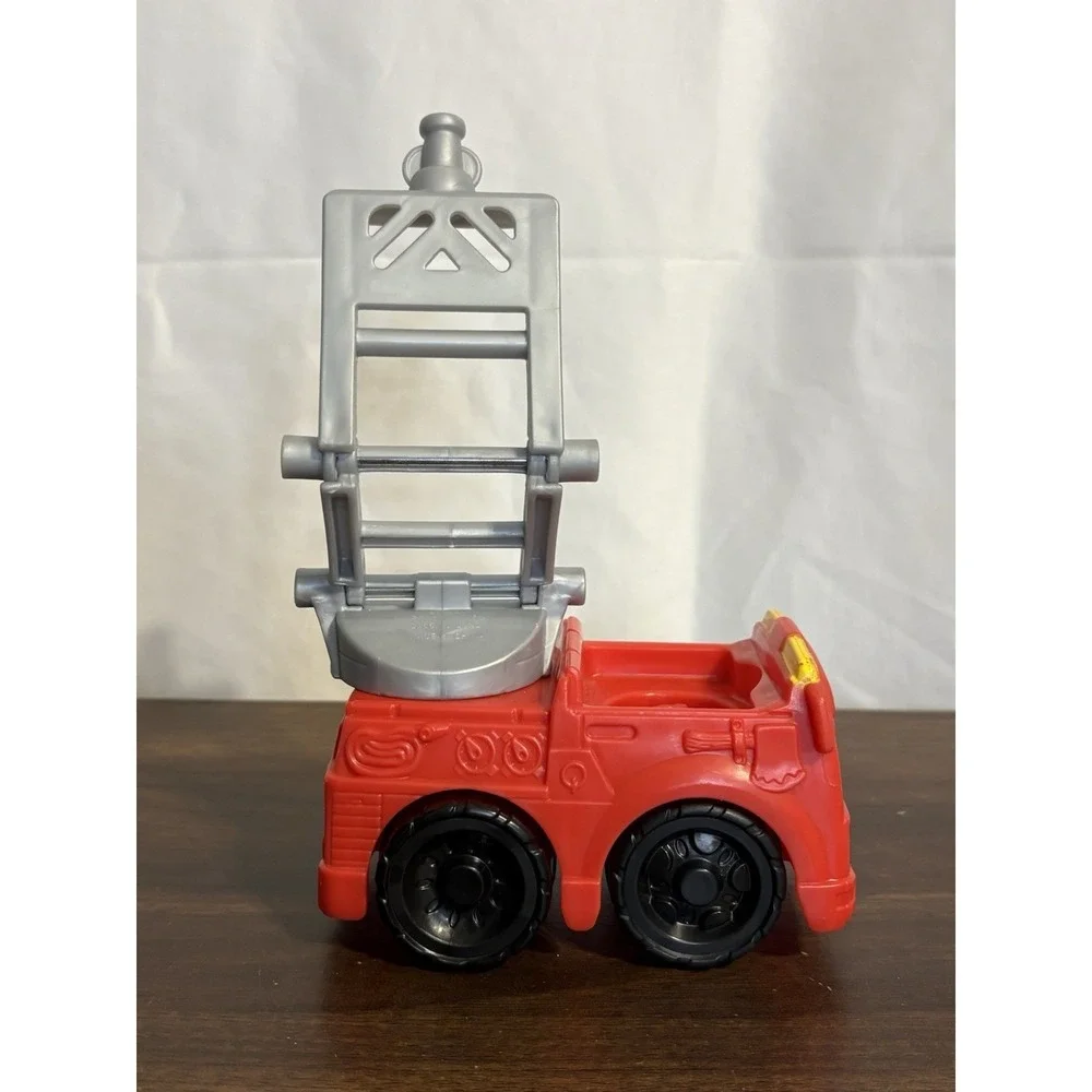 Fisher Price Little People to The Rescue Fire Truck